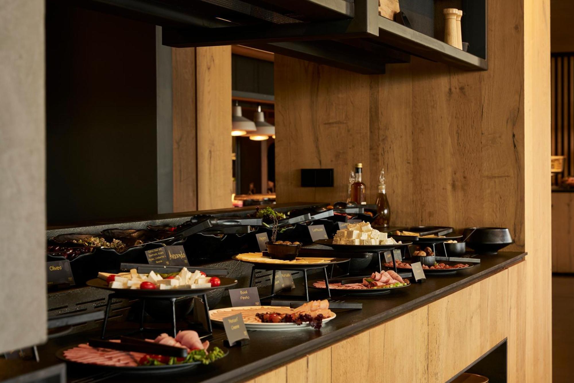 Nema Design Hotel & Spa - Adults Only Khersónisos Eksteriør bilde A buffet at a restaurant